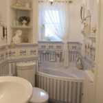 Beautiful Idea For The Bath~ | Shabby Chic Bathroom, Chic Bedroom In Badezimmer Dekoration Shabby Chic