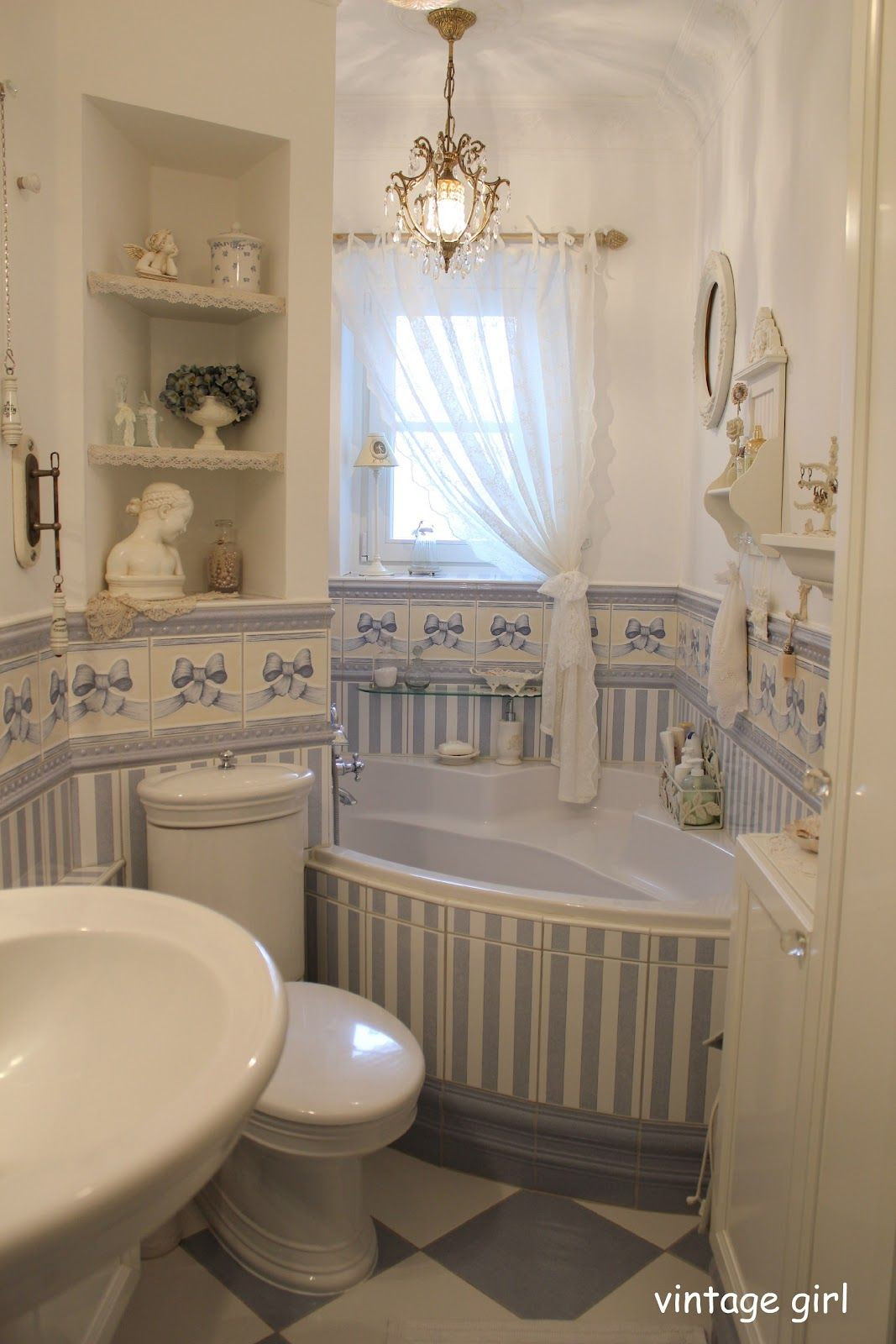 Beautiful Idea For The Bath~ | Shabby Chic Bathroom, Chic Bedroom in Badezimmer Dekoration Shabby Chic